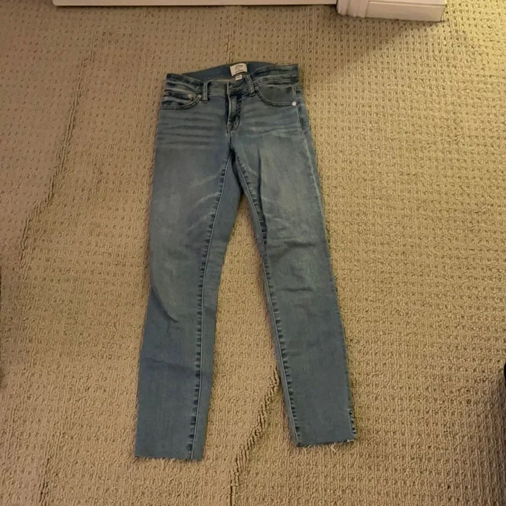 JCrew Skinny Size 24 raw hem